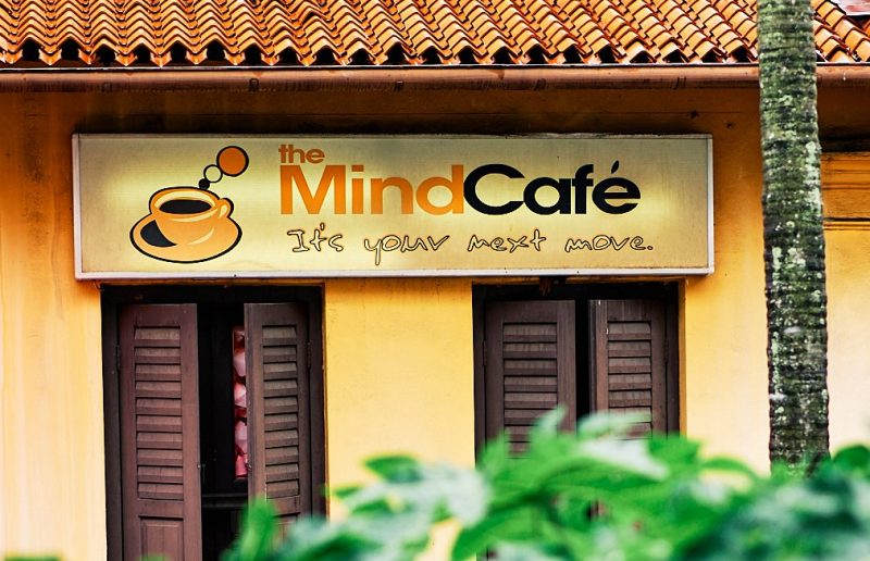 Building Relationships Amidst a Tech-driven World | The Mind Cafe
